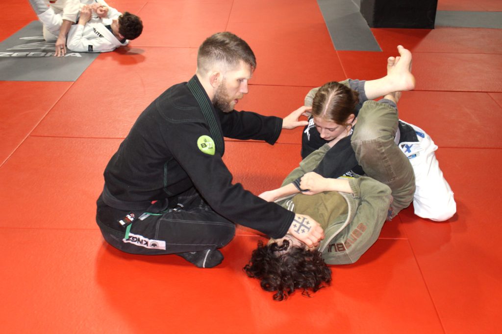 Gi Jiu Jitsu Jeremy Instructing Youth